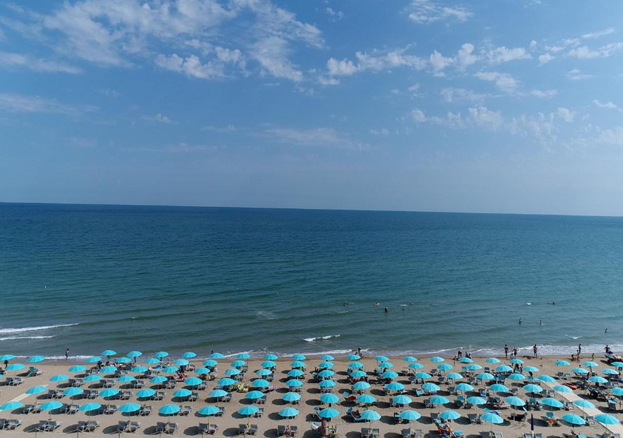Camping Village Malibu Beach Лідо-ді-Єзоло Екстер'єр фото