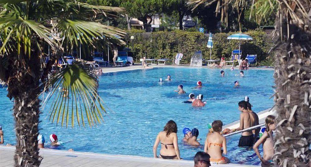 Camping Village Malibu Beach Лідо-ді-Єзоло Екстер'єр фото
